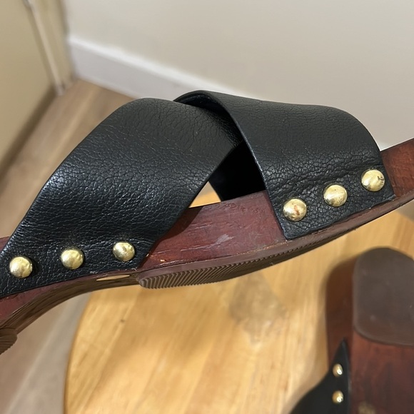 BCBGeneration black leather clog styled sandals. Size 8.5 M - Picture 5 of 7